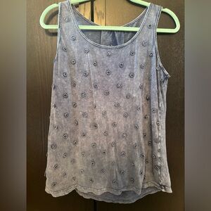 Bass distressed tank